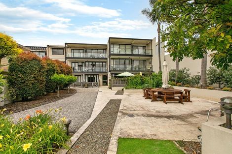 Photo of property in 2/2a Frieston Road, Milford, Auckland, 0620