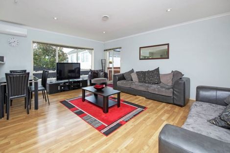 Photo of property in 204 Botany Road, Botany Downs, Auckland, 2010