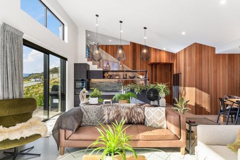 Photo of property in 11 Red Deer Rise, Kelvin Heights, Queenstown, 9300