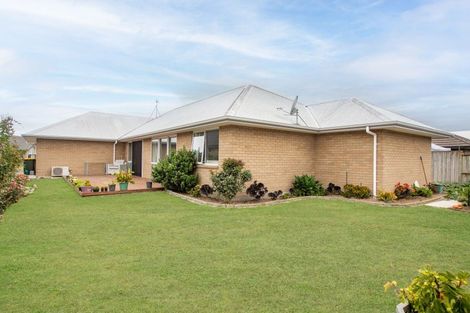 Photo of property in 17 Teatree Close, Huntington, Hamilton, 3210