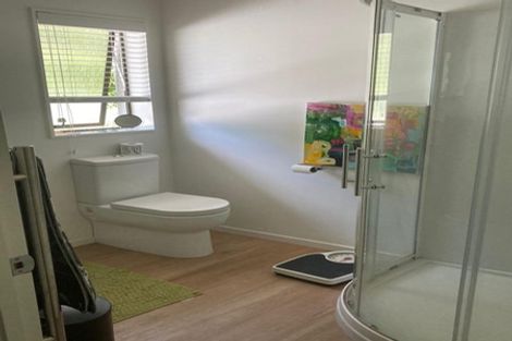 Photo of property in 5 Pendene Place, Forrest Hill, Auckland, 0620