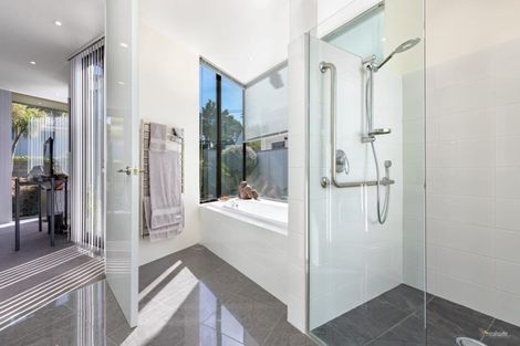 Photo of property in 52 Penrose Street, Woburn, Lower Hutt, 5010