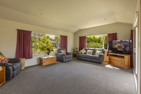 Photo of property in 2 Arthur Close, Clive, 4102