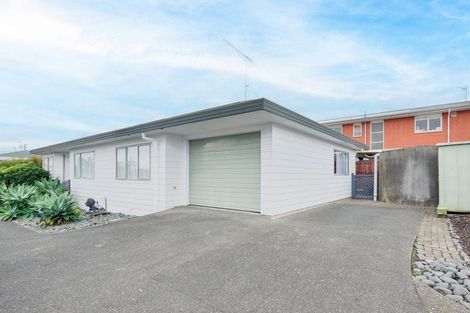 Photo of property in 1/21 Rawhiti Road, Manly, Whangaparaoa, 0930