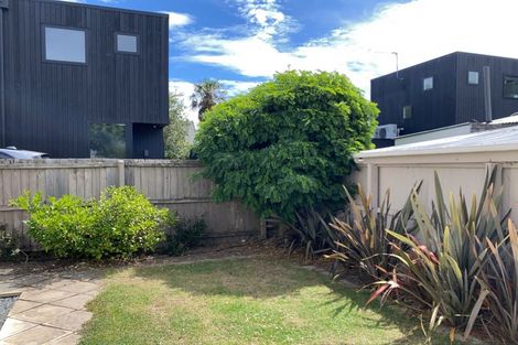 Photo of property in 16 Edgeware Road, St Albans, Christchurch, 8014