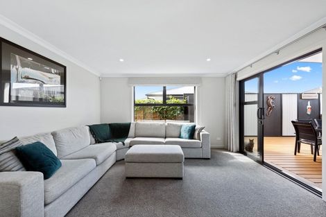 Photo of property in 20 Naeo Close, Papamoa Beach, Papamoa, 3118