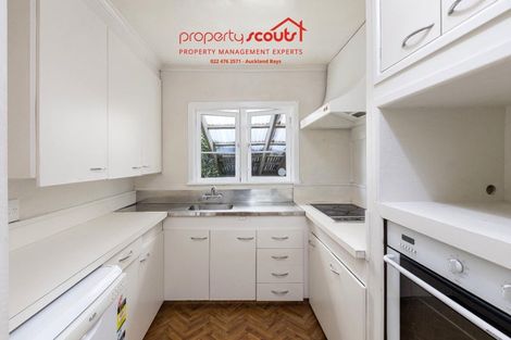Photo of property in 2/537 Glenfield Road, Glenfield, Auckland, 0629
