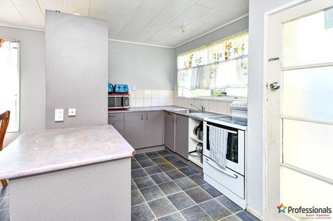 Photo of property in 8 Staverton Crescent, Mangere, Auckland, 2022