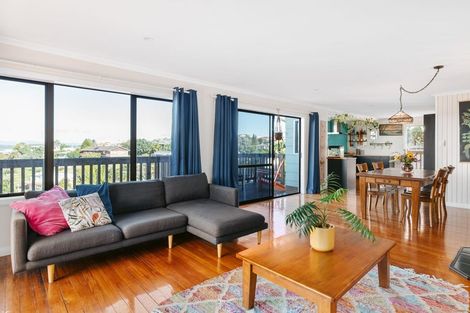 Photo of property in 26 Omokoroa Road, Omokoroa, 3114