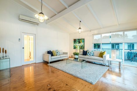 Photo of property in 11 Dalton Road, Snells Beach, 0920