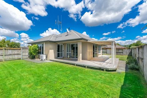 Photo of property in 20 Whitford Place, Rototuna North, Hamilton, 3210