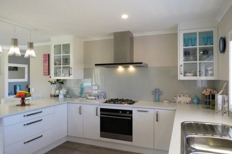 Photo of property in 44 Victoria Street, Coromandel, 3506