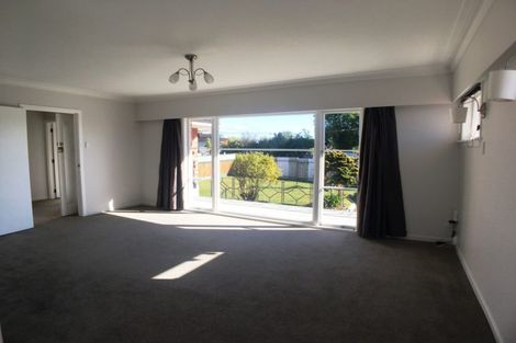 Photo of property in 12 Clayton Road, Manurewa, Auckland, 2102
