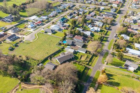 Photo of property in 24 Cambridge Street, Pahiatua, 4910