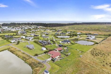 Photo of property in 25 Carex Grove, Foxton Beach, Foxton, 4815