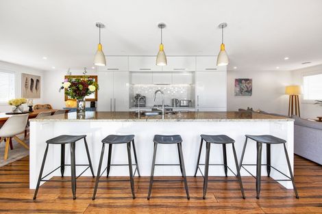 Photo of property in 15a Alberta Street, Point Chevalier, Auckland, 1022