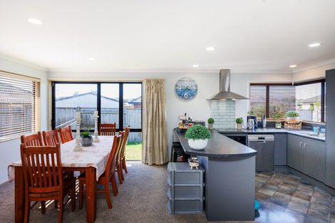 Photo of property in 12 Walnut Grove, Kelvin Grove, Palmerston North, 4414
