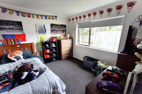 Photo of property in 32 Katerini Grove, Papamoa Beach, Papamoa, 3118