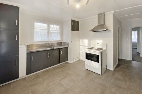 Photo of property in 660 Featherston Street, Roslyn, Palmerston North, 4414