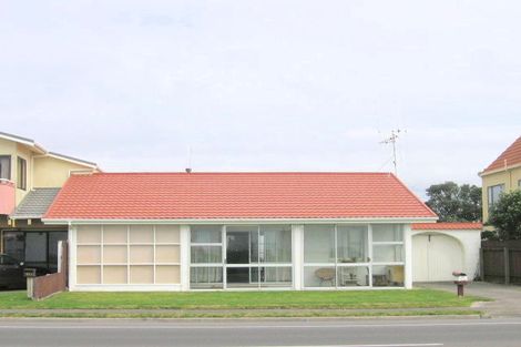 Photo of property in 208a Marine Parade, Mount Maunganui, 3116