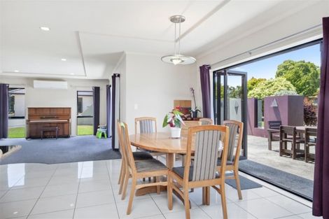 Photo of property in 8 Frank Knight Place, Waiuku, 2123