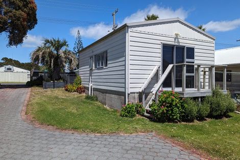 Photo of property in 355 Pukehina Parade, Pukehina, Te Puke, 3189