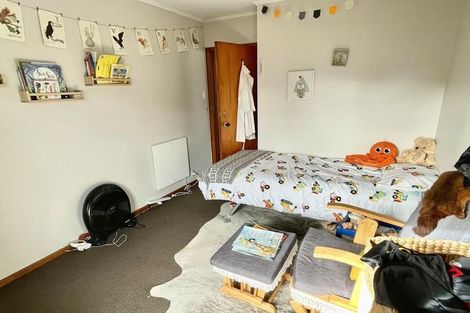 Photo of property in 28 Durham Street, Te Atatu Peninsula, Auckland, 0610