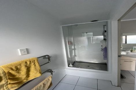 Photo of property in 4/205 Lake Road, Belmont, Auckland, 0622