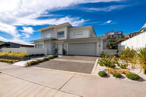 Photo of property in 5 Farnworth Terrace, Churton Park, Wellington, 6037