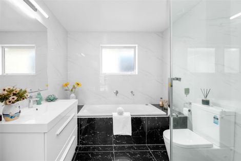 Photo of property in 20 Moville Drive, Flat Bush, Auckland, 2019