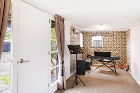 Photo of property in 2 Pukatea Place, Milson, Palmerston North, 4414