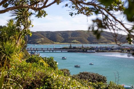 Photo of property in 61 Bayview Road, Paremata, Porirua, 5024