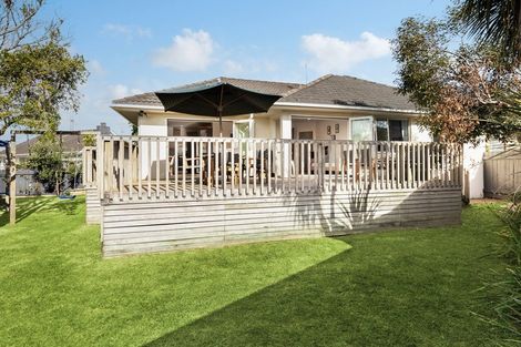 Photo of property in 6a Colenso Place, Mission Bay, Auckland, 1071