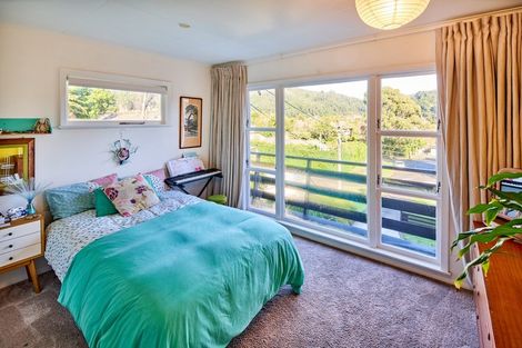 Photo of property in 33 Kairimu Street, Stokes Valley, Lower Hutt, 5019