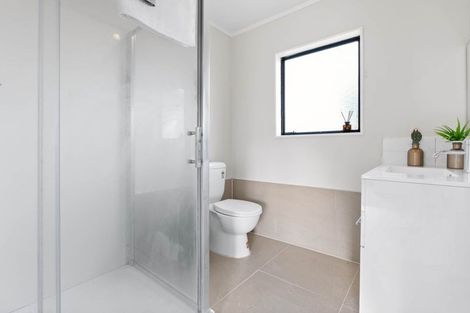 Photo of property in 1/100 Shifnal Drive, Randwick Park, Auckland, 2105