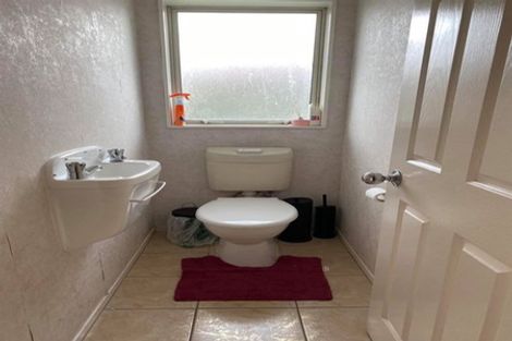 Photo of property in 3 Maghera Drive, East Tamaki Heights, Auckland, 2016