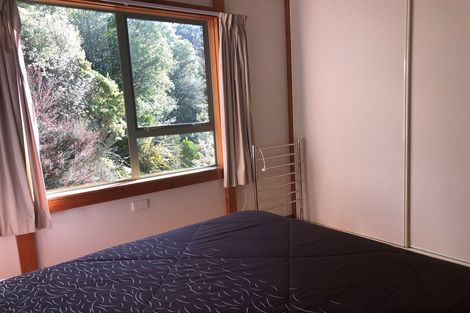 Photo of property in 21 Amelia Crescent, Waikawa, Picton, 7220