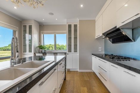 Photo of property in 28 Clifton Road, Whitford, Howick, 2571