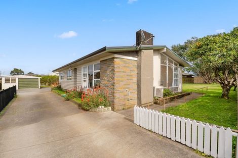 Photo of property in 6 Arnhem Place, Pukekohe, 2120