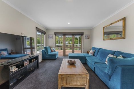 Photo of property in 19 Te Urunga Place, Acacia Bay, Taupo, 3330