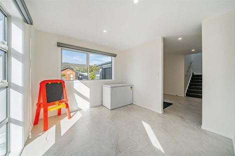 Photo of property in 32 Castletown Street, Wallaceville, Upper Hutt, 5018