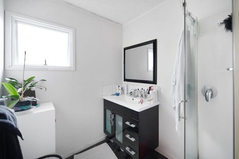 Photo of property in 2/23 Beihlers Road, Weymouth, Auckland, 2103
