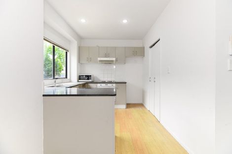 Photo of property in 3 Sun Place, Henderson, Auckland, 0612