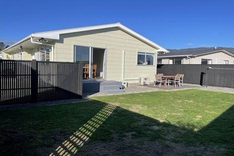 Photo of property in 28a Roband Crescent, Brown Owl, Upper Hutt, 5018