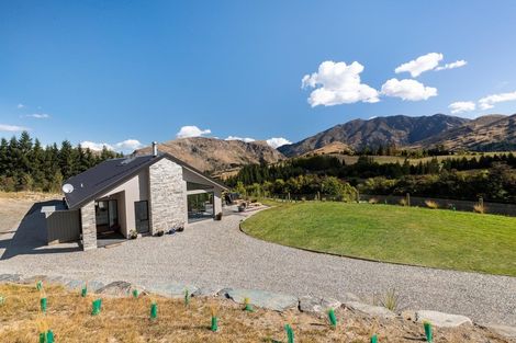 Photo of property in 86 Mountain View Road, Dalefield, Queenstown, 9371