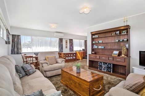 Photo of property in 12 Kinapori Terrace, Newlands, Wellington, 6037