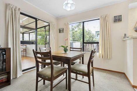 Photo of property in 4 Sunward Rise, Glenfield, Auckland, 0629