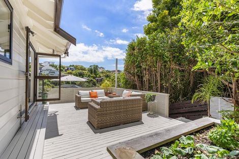 Photo of property in 5 Honeysuckle Lane, Mairangi Bay, Auckland, 0630