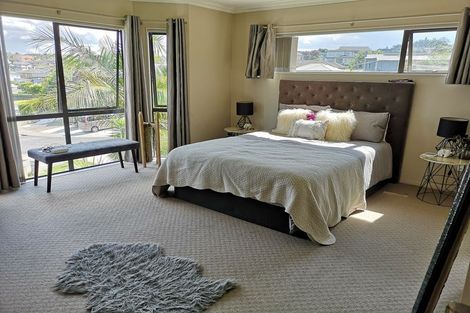 Photo of property in 11 Jomard Terrace, Northcross, Auckland, 0632