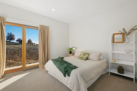 Photo of property in 12 Miharo Lane, Queensberry, Cromwell, 9383